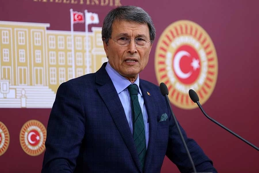Bir parti daha kuruluyor! İsmi belli oldu