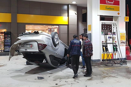 Akaryakıt istasyonunda faciadan dönüldü