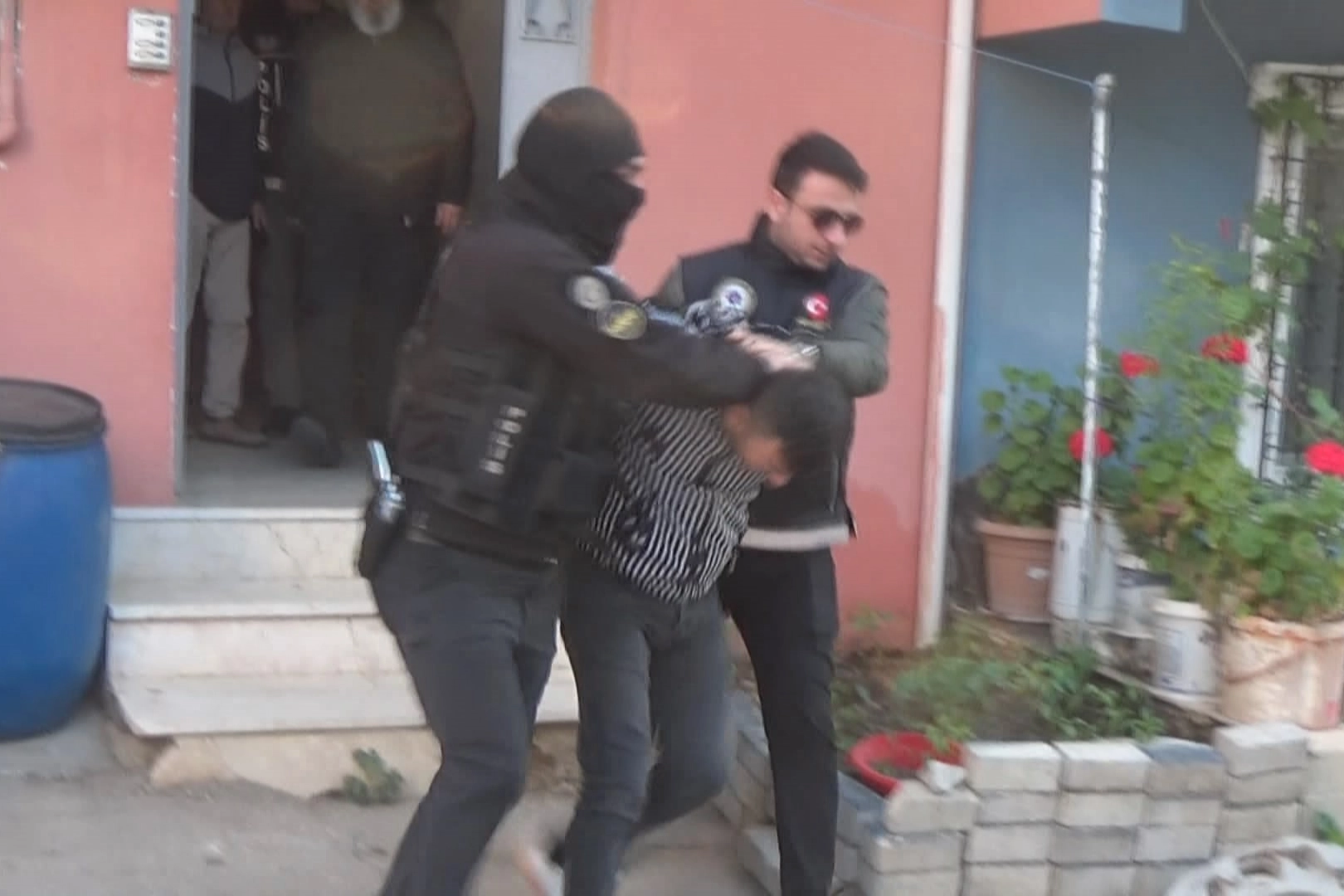 Bursa’da zehir tacirlerine operasyon