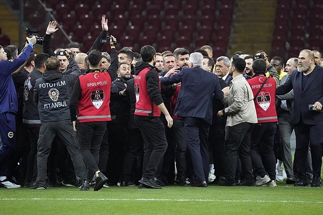 Yine futbol yine olaylar! Bıkmadınız mı artık...