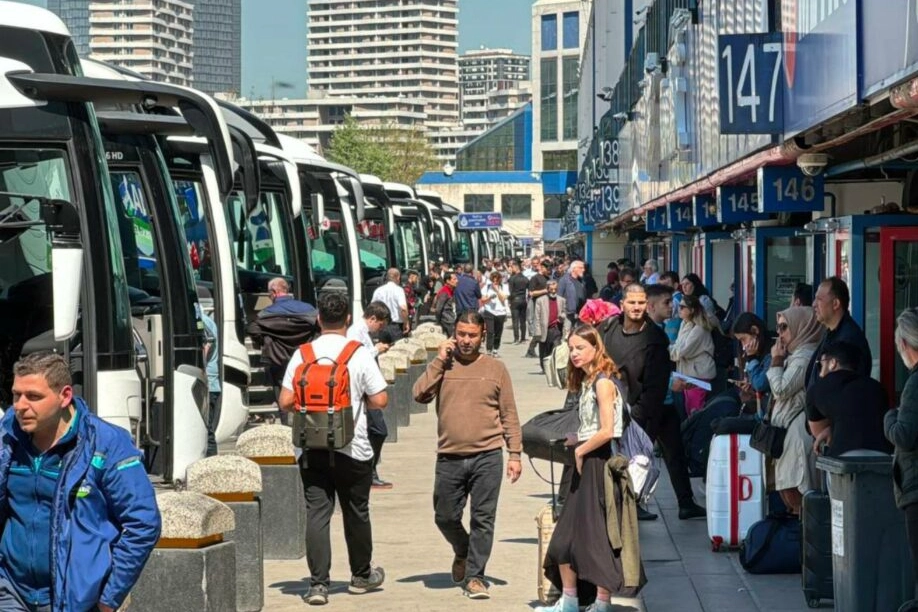 Bayramda yollar ateş pahası!