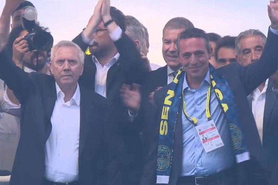 Ali Koç yeniden başkan! Aziz Yıldırım tebrik etti