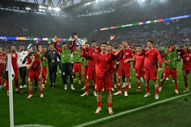 Bu gece kopmak lazım! Haydi Türkiyem