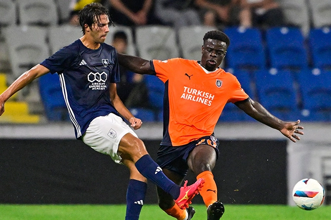 Başakşehir’den La Fiorita’ya gol yağmuru