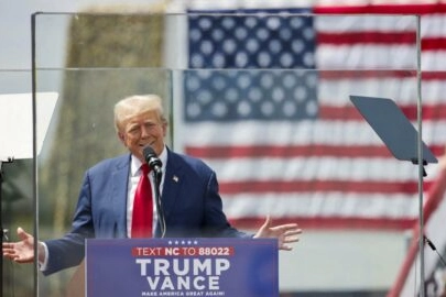 Trump, konuşmasını kurşun geçirmez cam kabinden yaptı