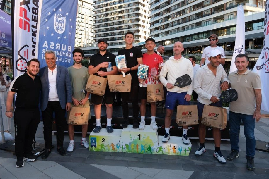 Pickleball Bursa Cup’ta ödüller sahiplerini buldu