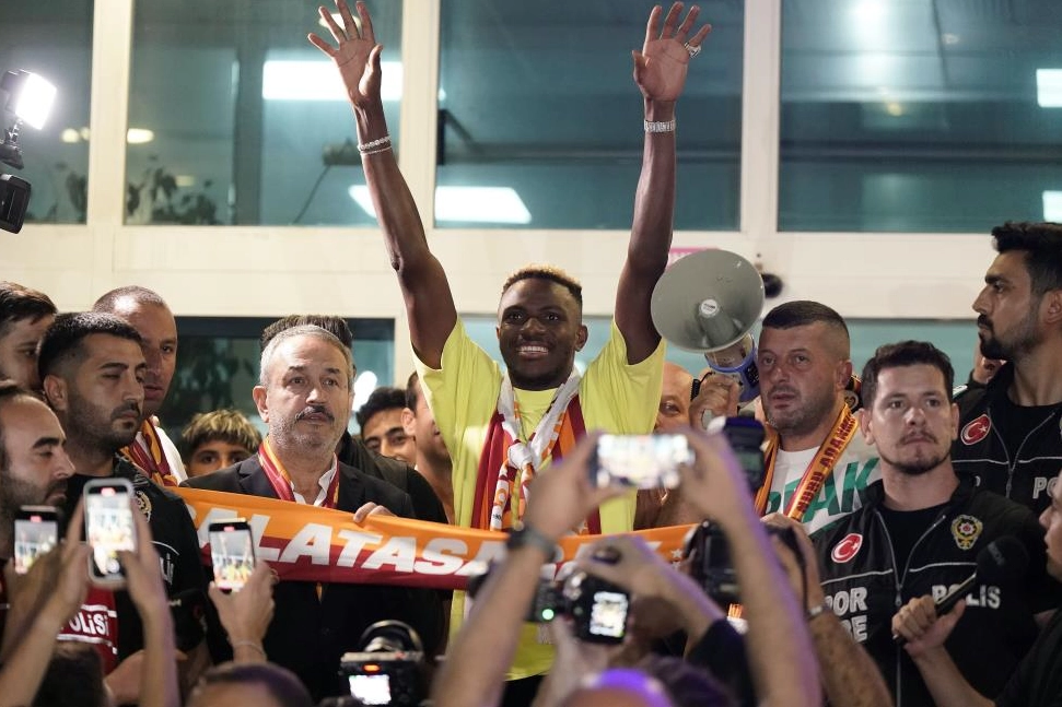 Osimhen, İstanbul’a geldi