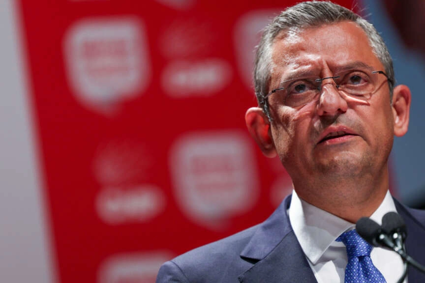 Özel’den AK Parti’ye tepki: Emekliyi, asgari ücretliyi yüzüstü bıraktılar!