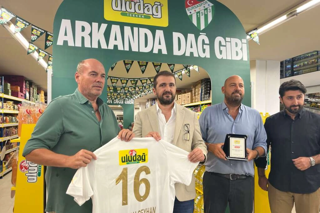 Uludağ İçecek’ten Bursa’nın zincir marketlerinde Uludağ Sokağı