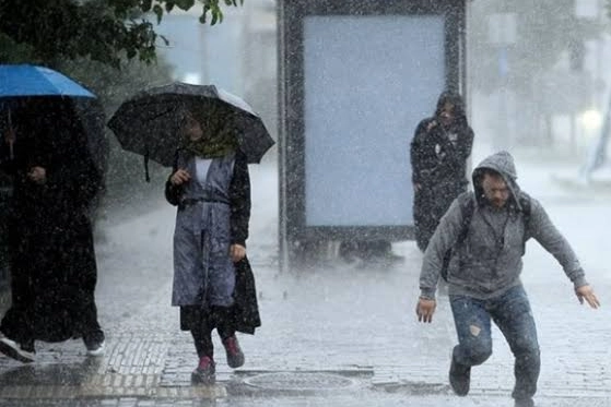 Hafta sonu planı yapanlar dikkat! Şemsiyeleri unutmayın...