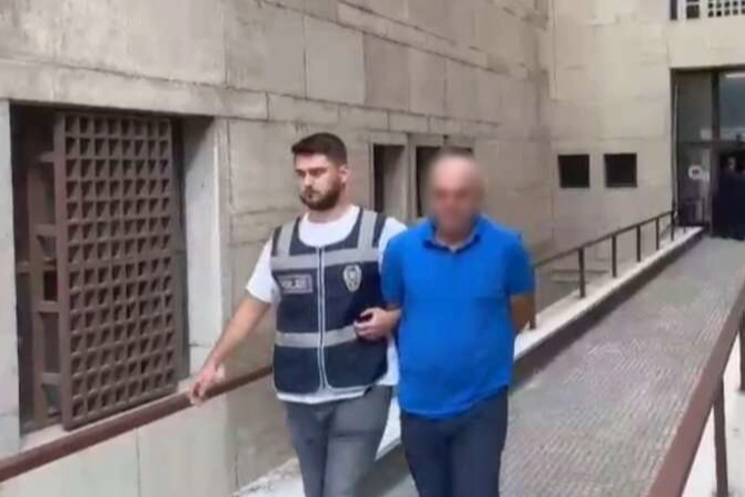 Bursa’da 44 yıl hapisle aranıyordu… Kiralık araçta yakayı ele verdi!