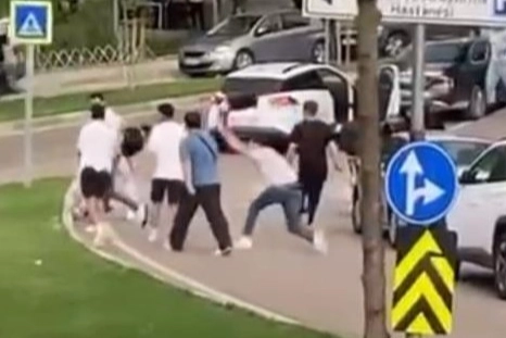 Bursa’da ortalık karıştı! Husumetli iki grup karşı karşıya geldi