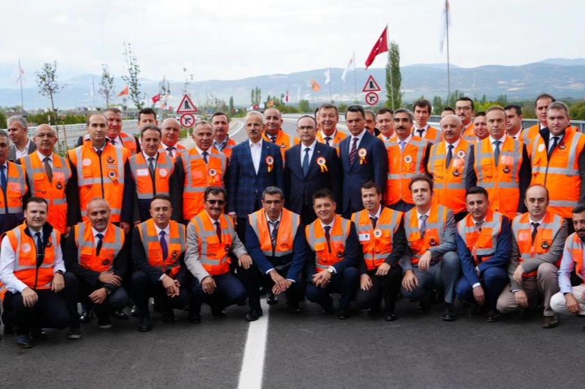 Bakan Uraloğlu Bursa'da! İznik Çevre yolu hizmete açıldı