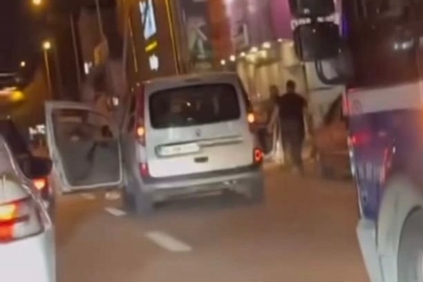Bursa’da sürücüler birbirine girdi!