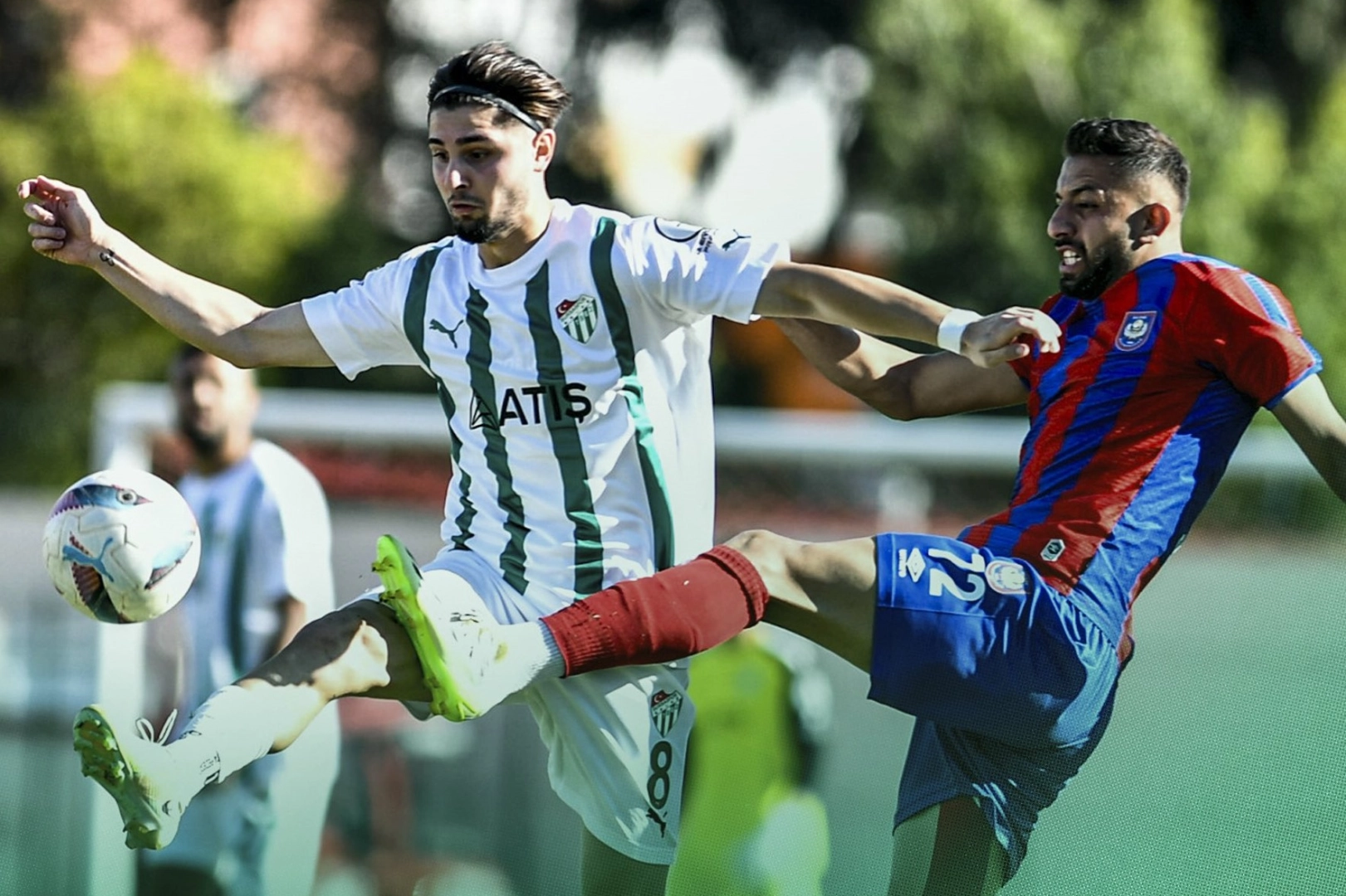 Bursaspor fırsat tepti, liderlik gitti