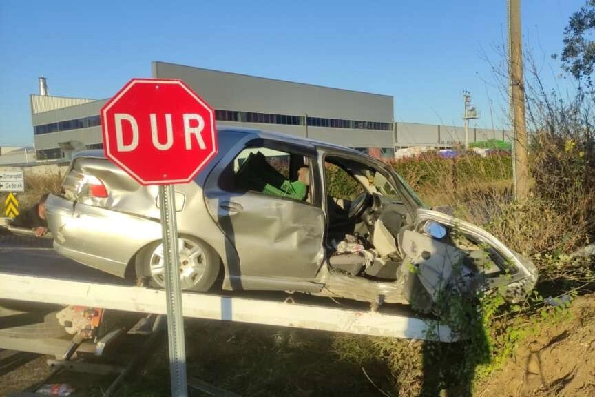 Bursa’da iki otomobil kafa kafaya çarpıştı: 7 yaralı