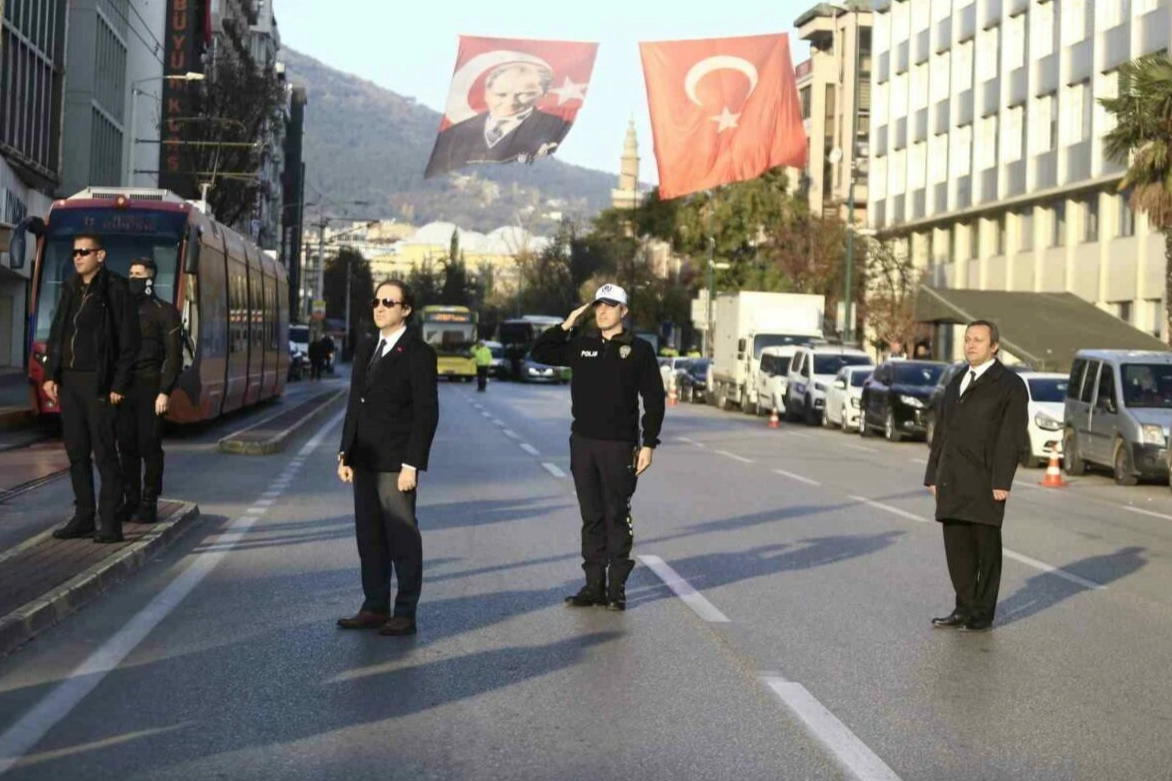 Bursa’da 09.05’te hayat durdu