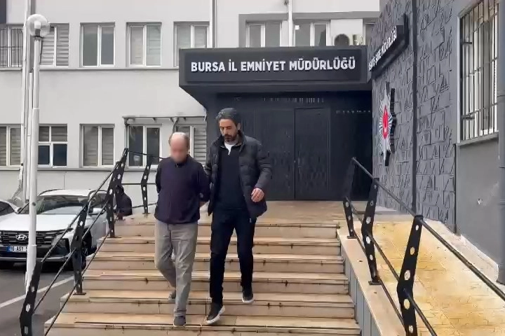Bursa'da otobüste tartıştığı kadını bıçaklayan saldırgan yakalandı