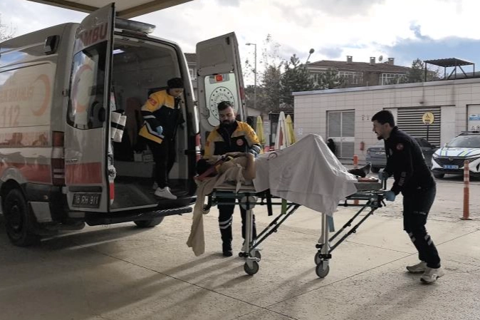 Bursa'da genç 3'üncü kattan düştü