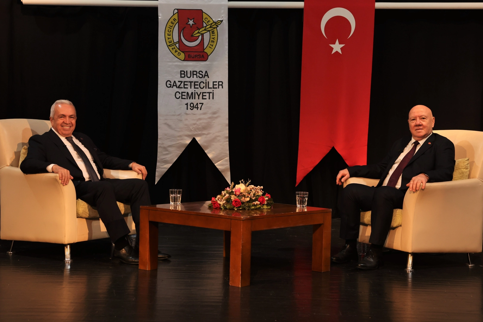 Başkan Şadi Özdemir Nilüfer'in fotoğrafını çekti