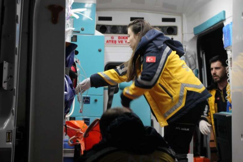 Sakarya'da 17 yaşındaki kız evde başından silahla vurulmuş halde bulundu