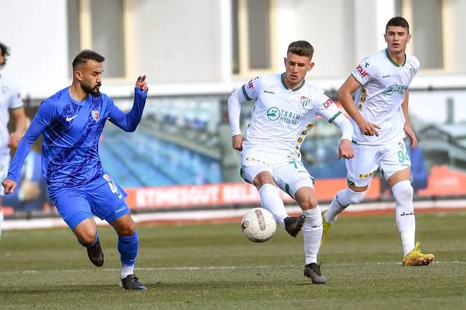 Bursaspor’da bir ayrılık daha!