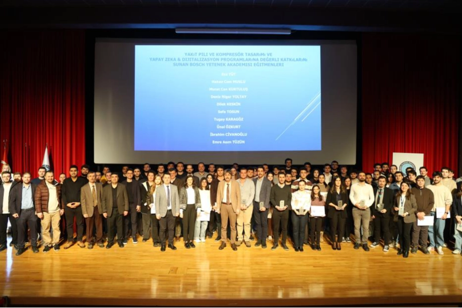 Bursa'da Yetenek Akademisi 2. dönem mezunlarını verdi