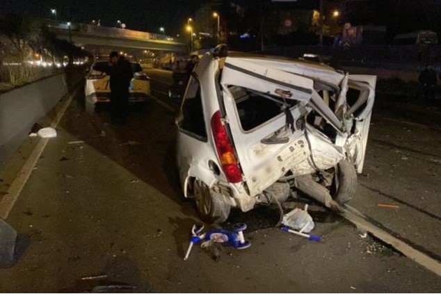 İstanbul'da 5 araç birbirine girdi