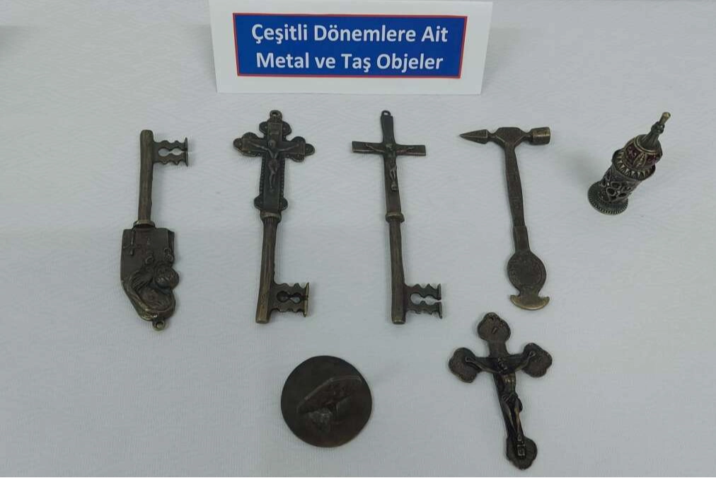 11 ilde eş zamanlı operasyonda çok sayıda tarihi eser ele geçirildi