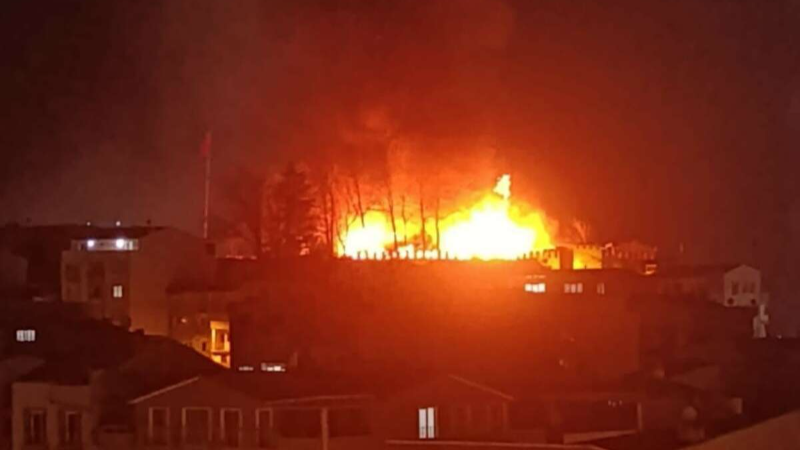 Bursa’da tarihi Kestel Kalesi'nde yangın paniği