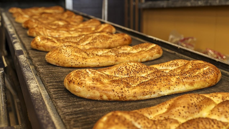 Aç karnına sıcak pide yemeyin!