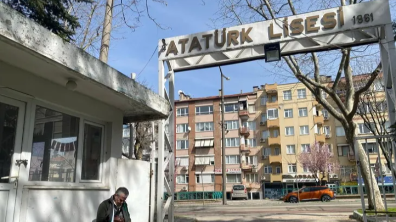 Bursa'nın asırlık çınarına duygusal veda