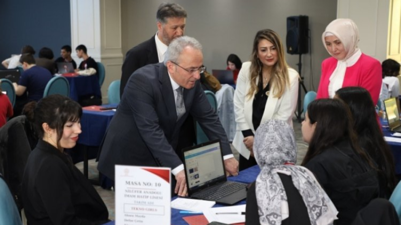 Bursa'da genç teknoloji zihinleri bir araya geldi
