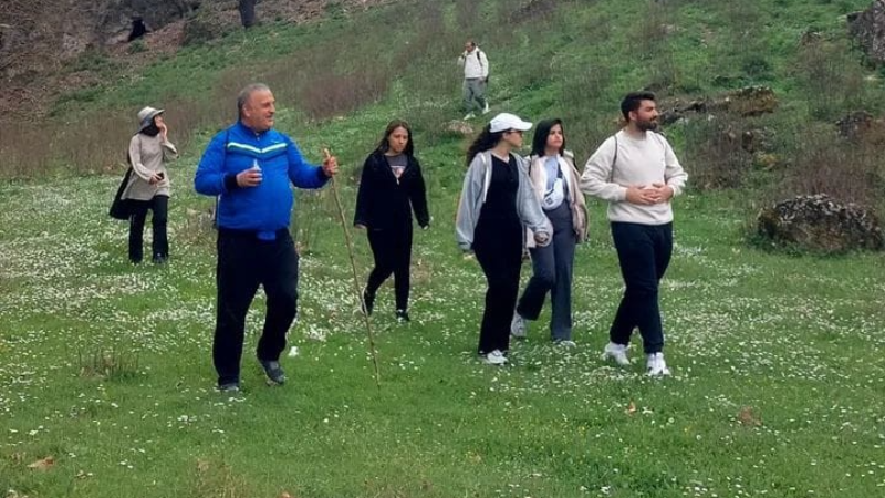 Bursa'da öğretmenler doğa yürüyüşü yaptı