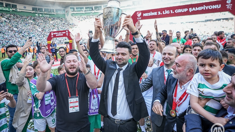 Bursaspor Başkanı Çelik, gelecek sezon için mesajı verdi