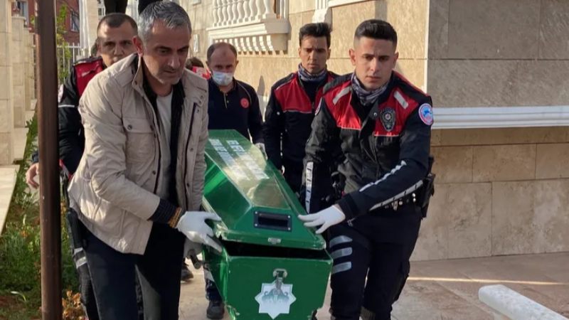Emekli astsubay dehşet saçtı; Önce karısını sonra kendini vurdu