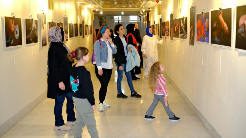 Bursa’da “Emeğin Elleri” fotoğraf sergisi açıldı