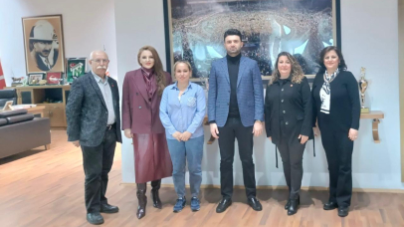 CHP Bursa İl Kadın Kolları, Bursaspor’u ziyaret etti