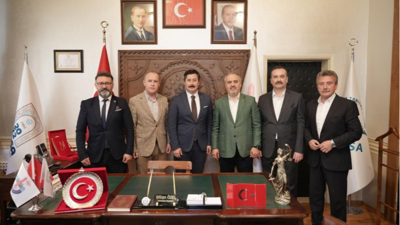 Alinur Aktaş'tan AK Parti'ye geçen Özel'e ziyaret