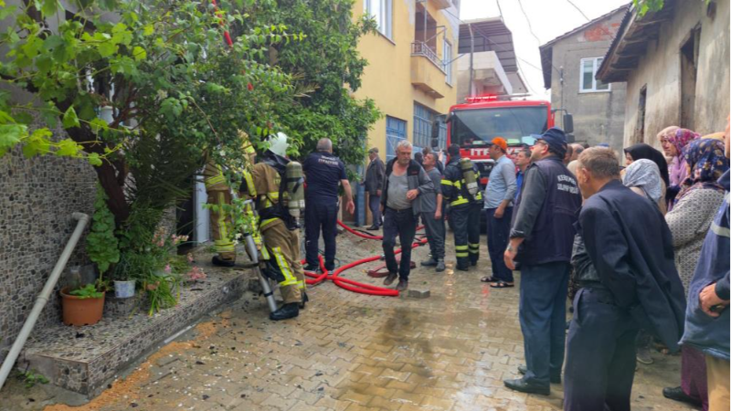 Bursa Orhangazi'de korku dolu dakikalar; Ev küle döndü