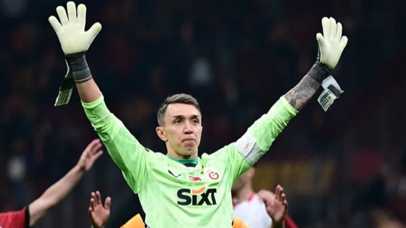 Galatasaray Muslera'nın yerine o kaleciyi istiyor