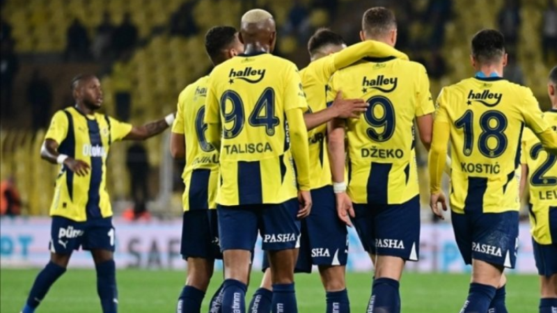 Fenerbahçe'de bir ayrılık daha!