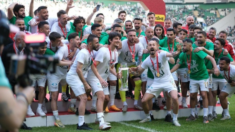 Bursaspor'da kimler yeni sezon kadrosunda düşünülmüyor?