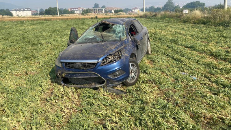 Bursa'da tarlaya uçan araç bu hale geldi