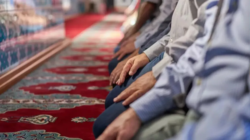 Adana'da cuma namazı saat kaçta?