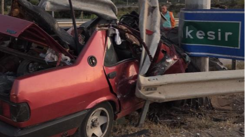 Bursa'da acı son; Kontrolü kaybetti bariyere çarptı