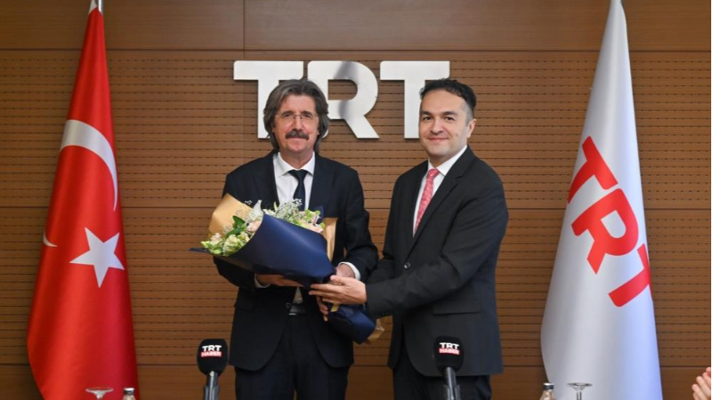 Rektör Yılmaz, TRT'deki görevini devraldı!