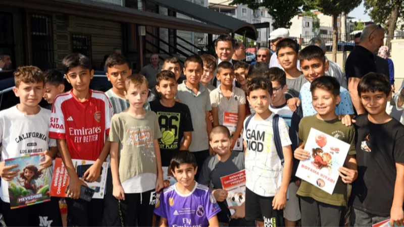 Başkan Aydın Güneştepe’de hem vatandaşı hem de çocukları dinledi