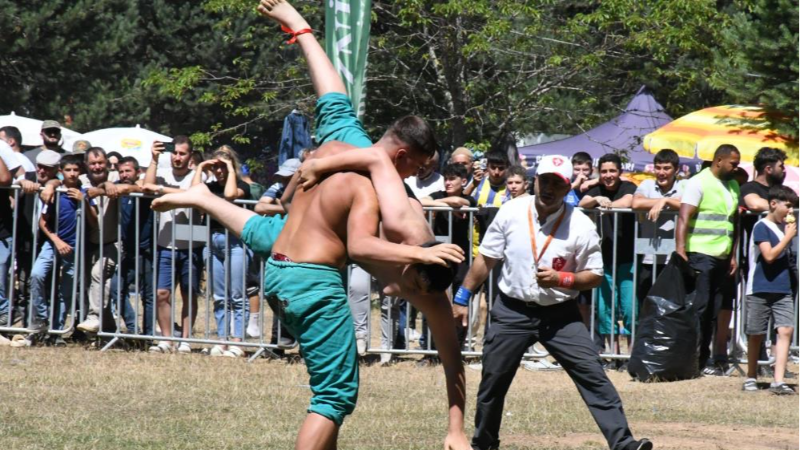 Bursa'da kıran kırana güreş mücadeleleri