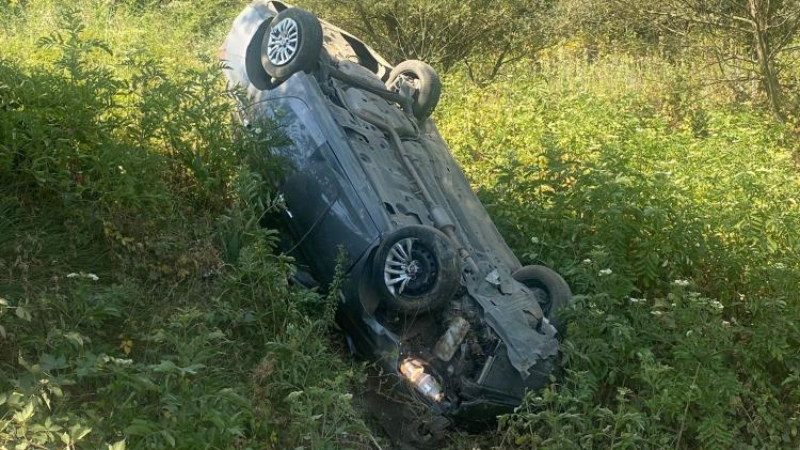 Bursa'da lastiği patlayan araç bu hale geldi